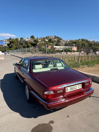 Jaguar XJ8
