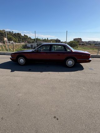 Jaguar XJ8