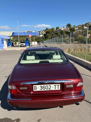 Jaguar XJ8