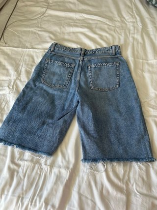 Jorts vaqueros desgastados
