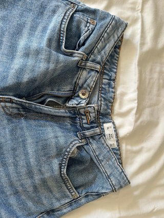 Jorts vaqueros desgastados