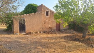 Preciosa finca rústica de 4,5 hectàreas  con casa