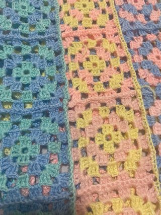 Manta crochet hecha a mano colores pastel