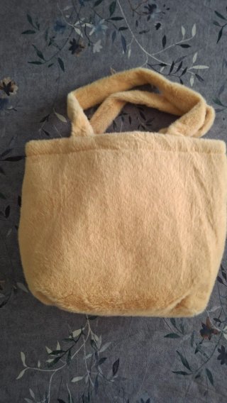 Bolso peluche capybara niña a estrenar