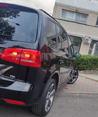 Volkswagen Touran 7 PLAZAS - SIN GARANTÍA