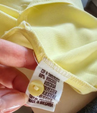 Blusa sin mangas amarilla