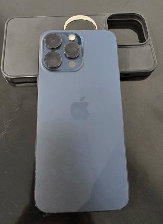 iPhone 15 Pro Max 1TB + 3 Fundas