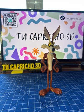 Figura muñeco Coyote El Correcaminos 3D