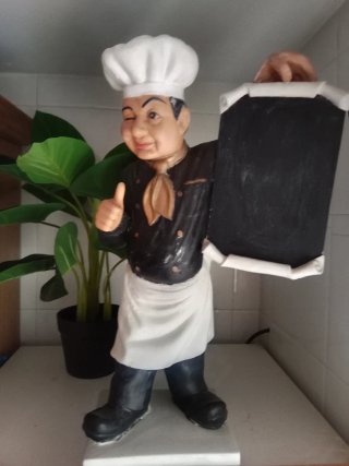 Figura Chef Grande Pizarra Mide de alto 58cm