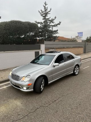 Mercedes-Benz Clase C320