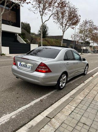 Mercedes-Benz Clase C320