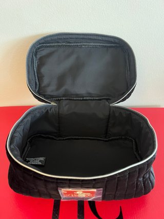 Neceser con asa Shiseido terciopelo negro