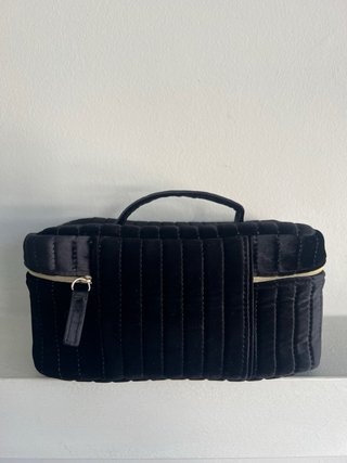 Neceser con asa Shiseido terciopelo negro