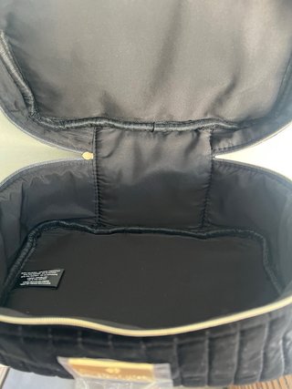 Neceser con asa Shiseido terciopelo negro