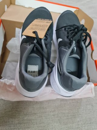 Zapatillas Nike Negras y Grises