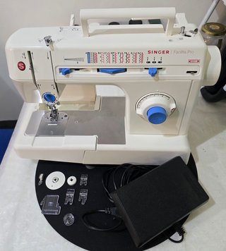 Máquina de coser Singer Facilita Pro