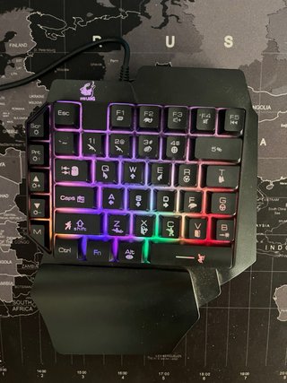 Teclado Gaming 50% + Adaptador Nintendo