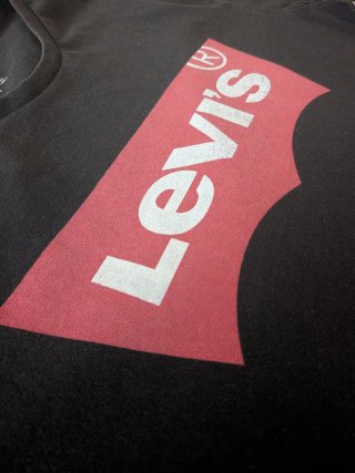 Camiseta Levi's Negra Logo Clásico