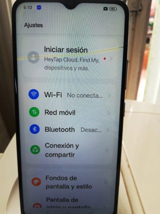 Móvil Realme Esparpone con cargador