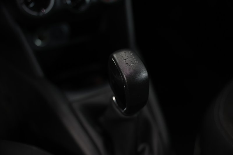 Peugeot 208 2018, foto 10