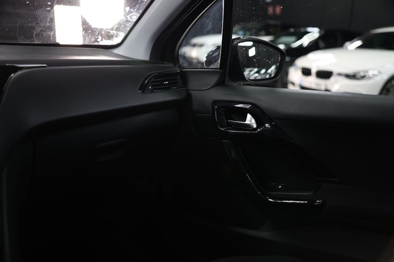 Peugeot 208 2018, foto 11