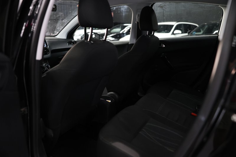 Peugeot 208 2018, foto 15
