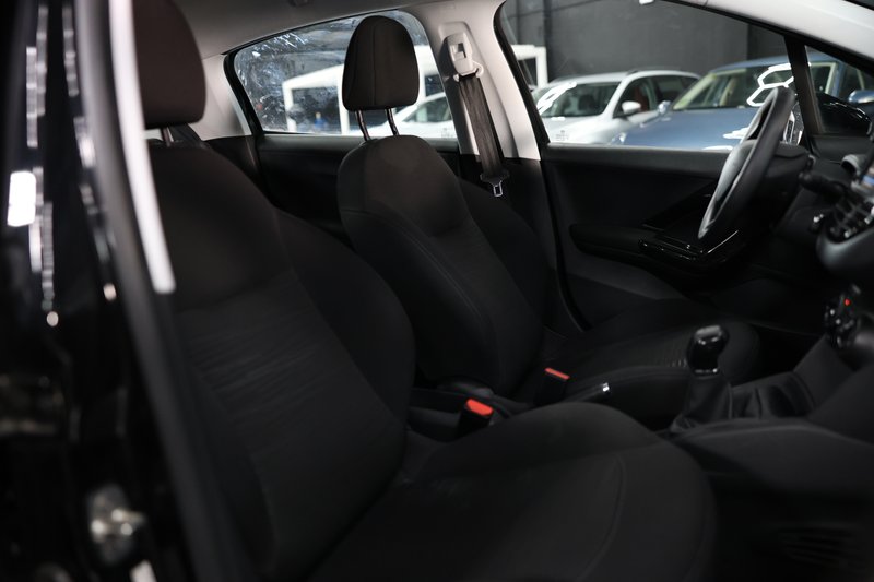 Peugeot 208 2018, foto 18