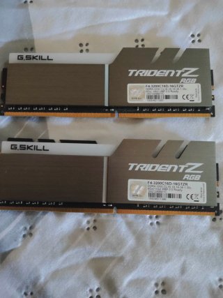 2x G.Skill Trident Z RGB DDR4 16GB