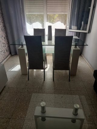 Conjunto de mesa grande y pequeña de comedor