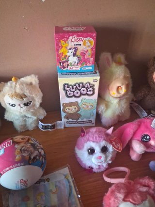 Lote 23 peluches: Boo's, unicornios y más