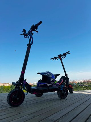 Patinete Eléctrico KTM Red Bull Modificado