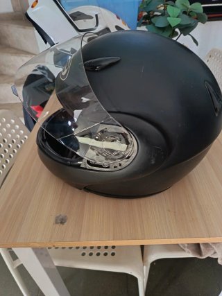 Casco de moto negro