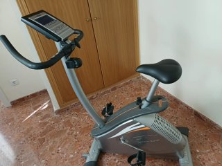 Bicicleta estática BH FITNESS