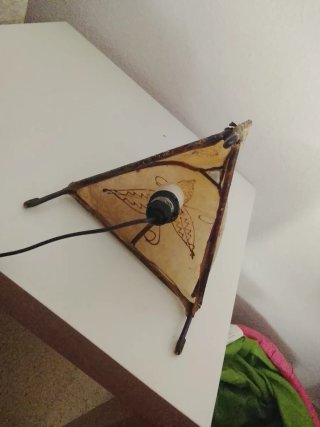 Lámpara de piel artesanal