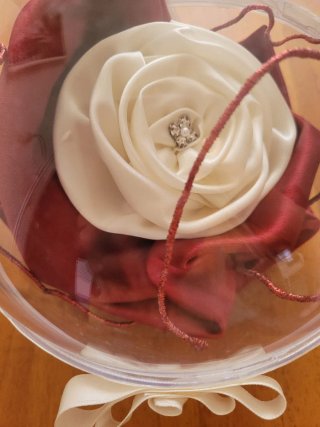 Palla decorativa trasparente con rosa e punto luce