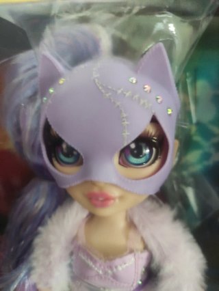 Muñeca Rainbow High Violet costume ball Halloween