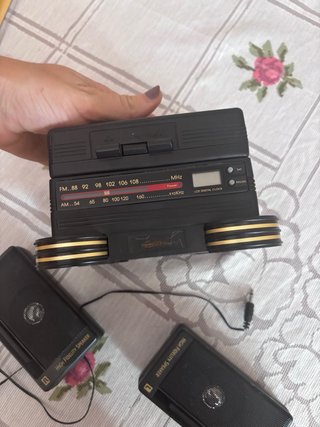 Radio Portátil AM/FM con Altavoces