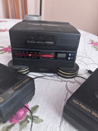 Radio Portátil AM/FM con Altavoces