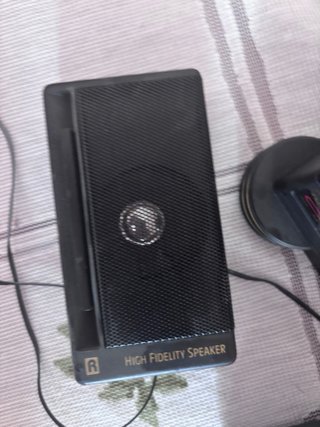 Radio Portátil AM/FM con Altavoces