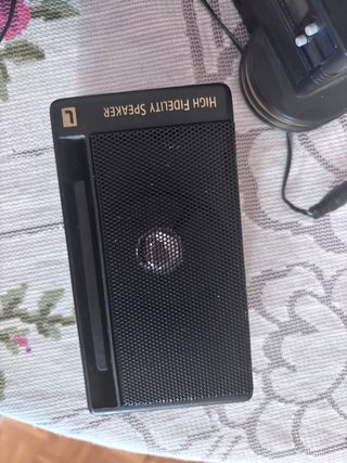 Radio Portátil AM/FM con Altavoces