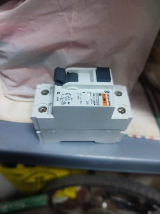 Interruptor Merlín Gerin ID 25A 0.03A