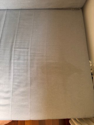 Divano letto Ikea grigio tessuto sfoderabile.