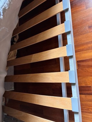 Divano letto Ikea grigio tessuto sfoderabile.