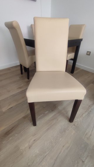 Mesa cristal y 4 sillas comedor