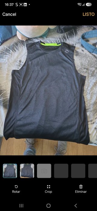 Camisa deportiva negra