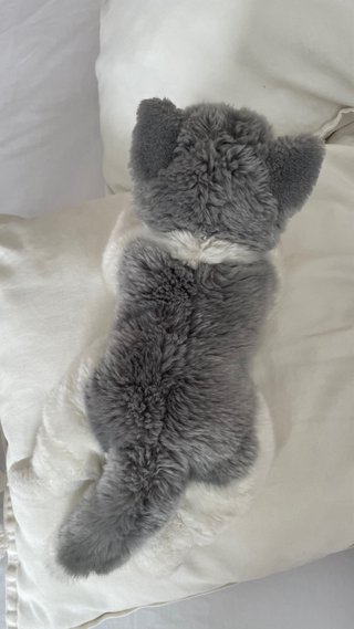 Peluche gato gris y blanco