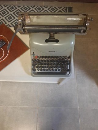 Máquina de escribir Hispano Olivetti Lexicon 60