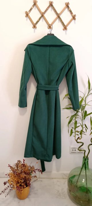 Abrigo largo elegante mujer verde de paño. Mimi-mu