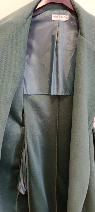 Abrigo largo elegante mujer verde de paño. Mimi-mu