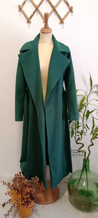 Abrigo largo elegante mujer verde de paño. Mimi-mu